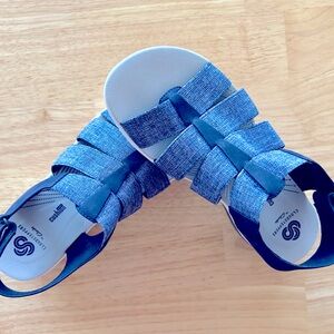 Like New Clarks sandals